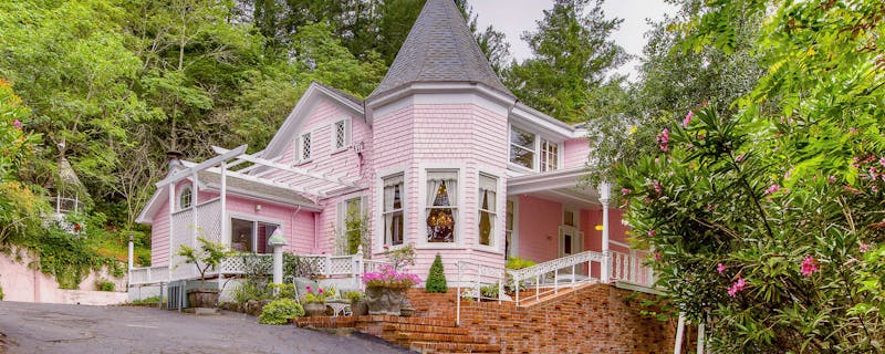 Last Minute Hotel Deals In Napa Hoteltonight The Pink Mansion