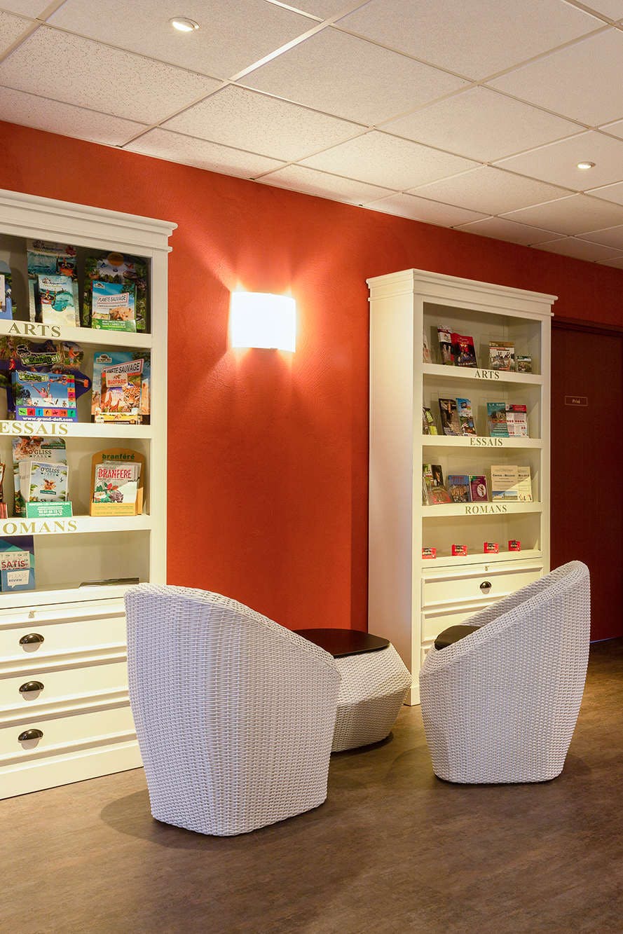 Hotel The Originals City, Le Logis d'Elbee, Cholet Nord photo 3