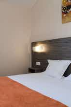 Hotel The Originals City, Hotel L'Acropole, Saint-Etienne Sud photo 1