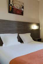 Hotel The Originals City, Hotel L'Acropole, Saint-Etienne Sud photo 4