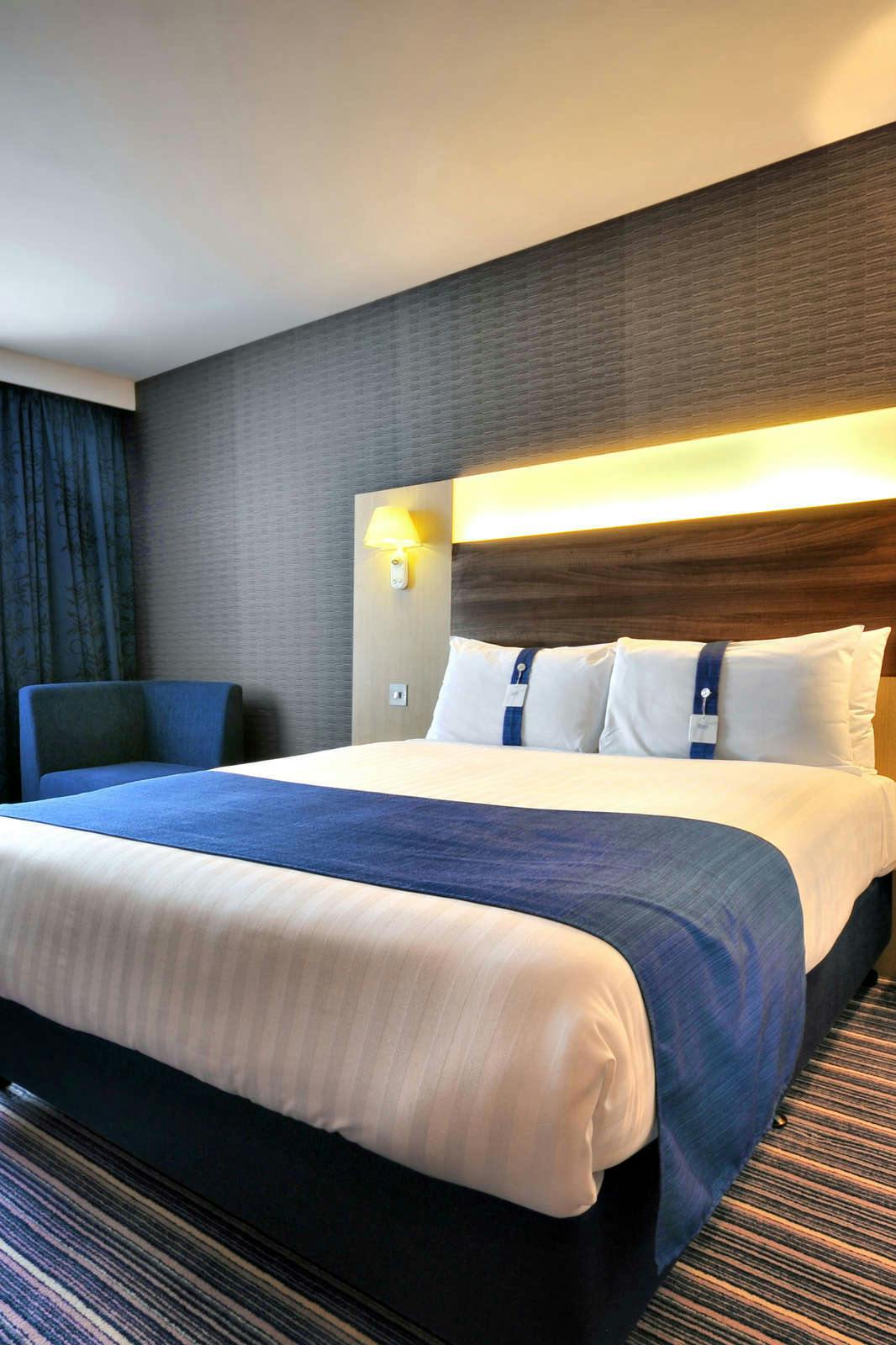 Hotel Holiday Inn Express Leigh Sports Village photo 5