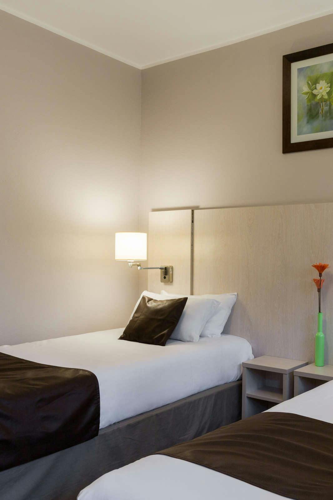 Hotel Hotel The Originals Dreux Nord La Dousseine photo 5