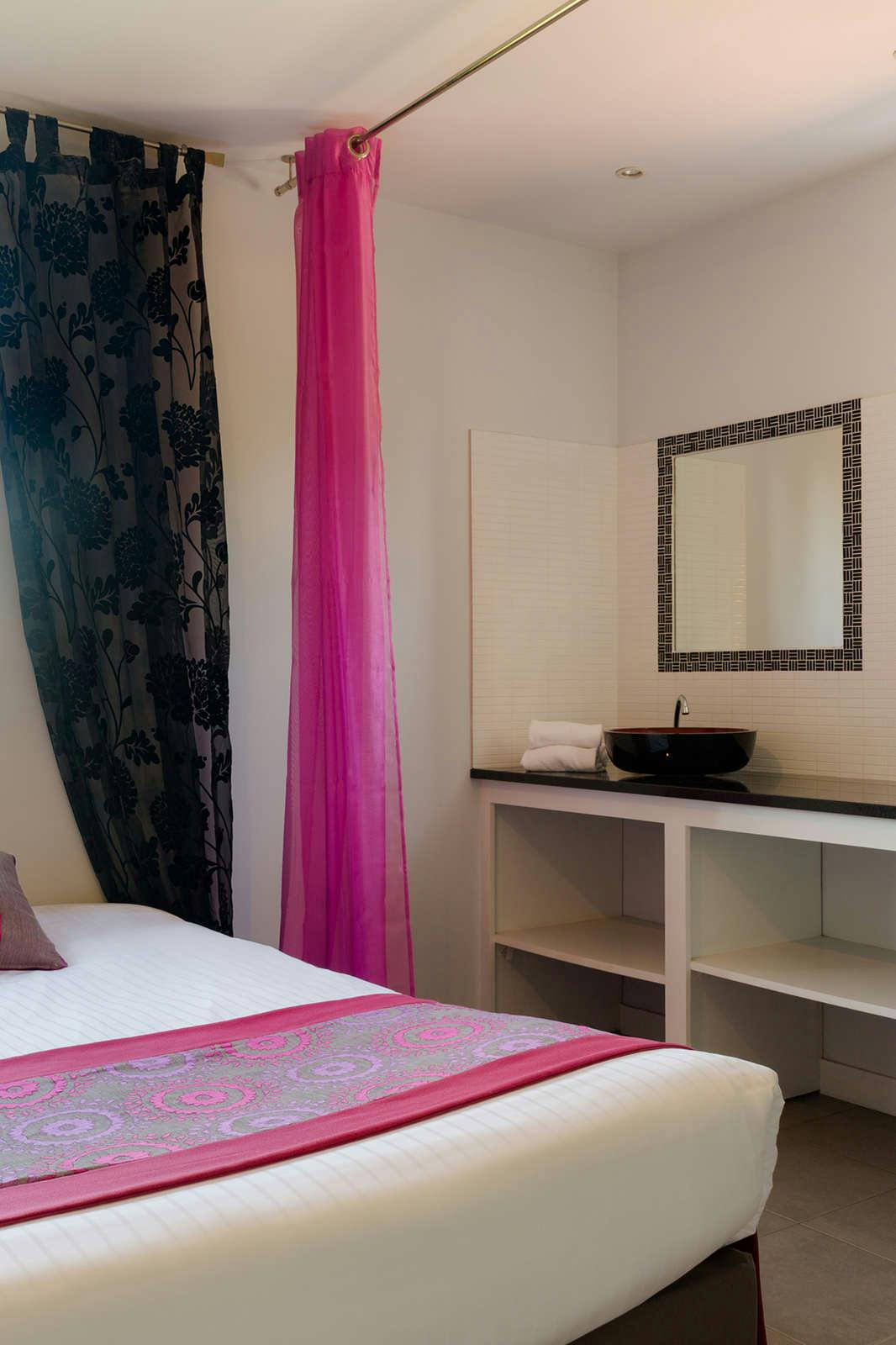 Hotel The Originals Boutique, Hotel Les Quatre Salines, Le Mont Saint-Michel Sud photo 2