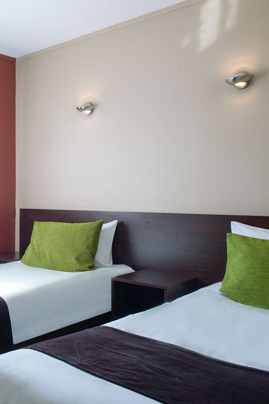 Hotel The Originals City, Hotel Ascotel, Lille Est Grand Stade photo 2