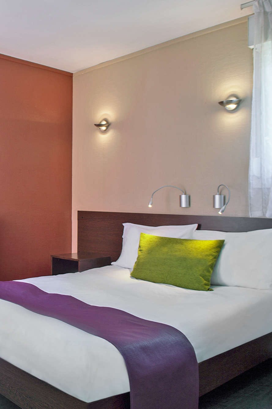 Hotel The Originals City, Hotel Ascotel, Lille Est Grand Stade photo 1