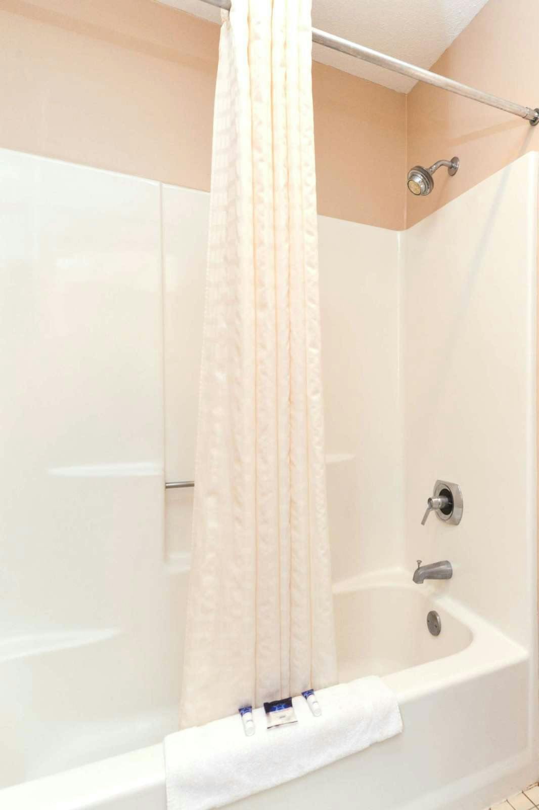 Hotel Americas Best Value Inn Plattsburgh photo 5