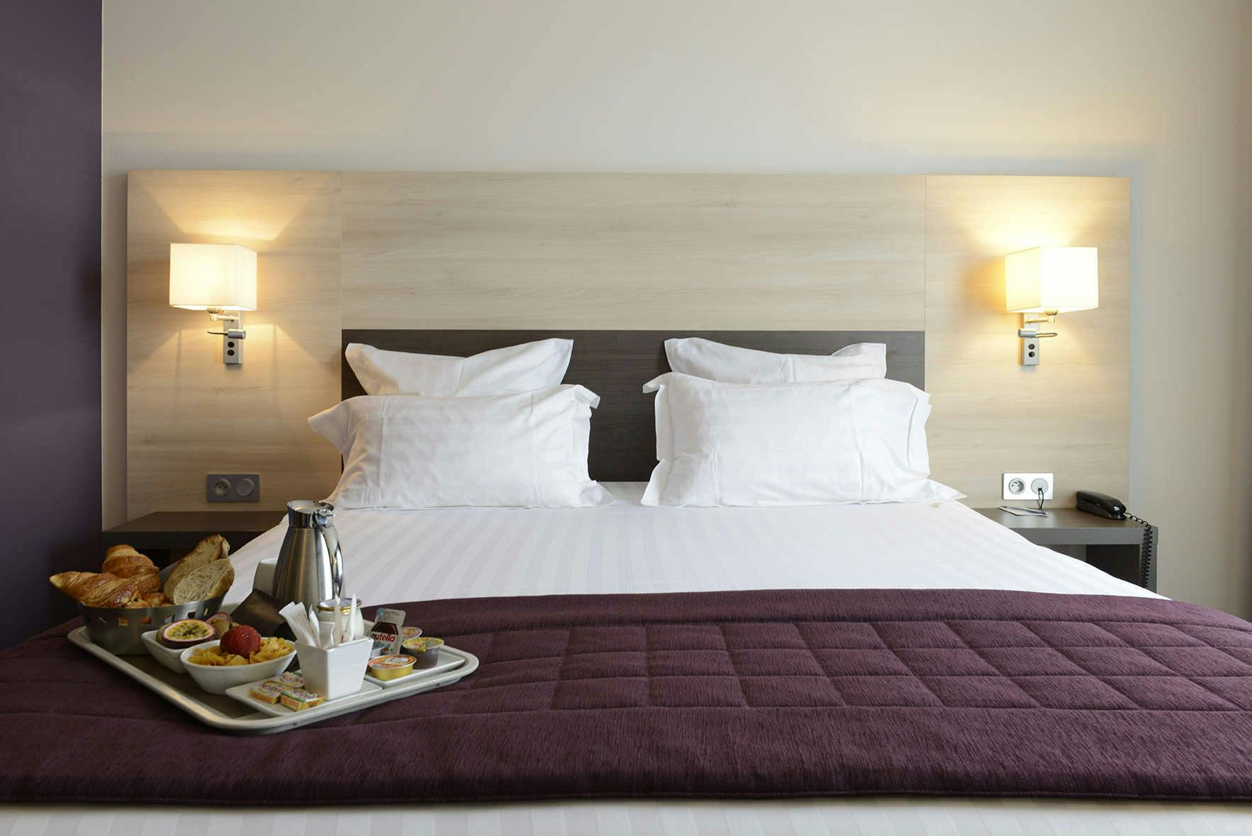 Hotel Kyriad Prestige Lyon Est - Saint Priest Eurexpo Hotel and Spa photo 1