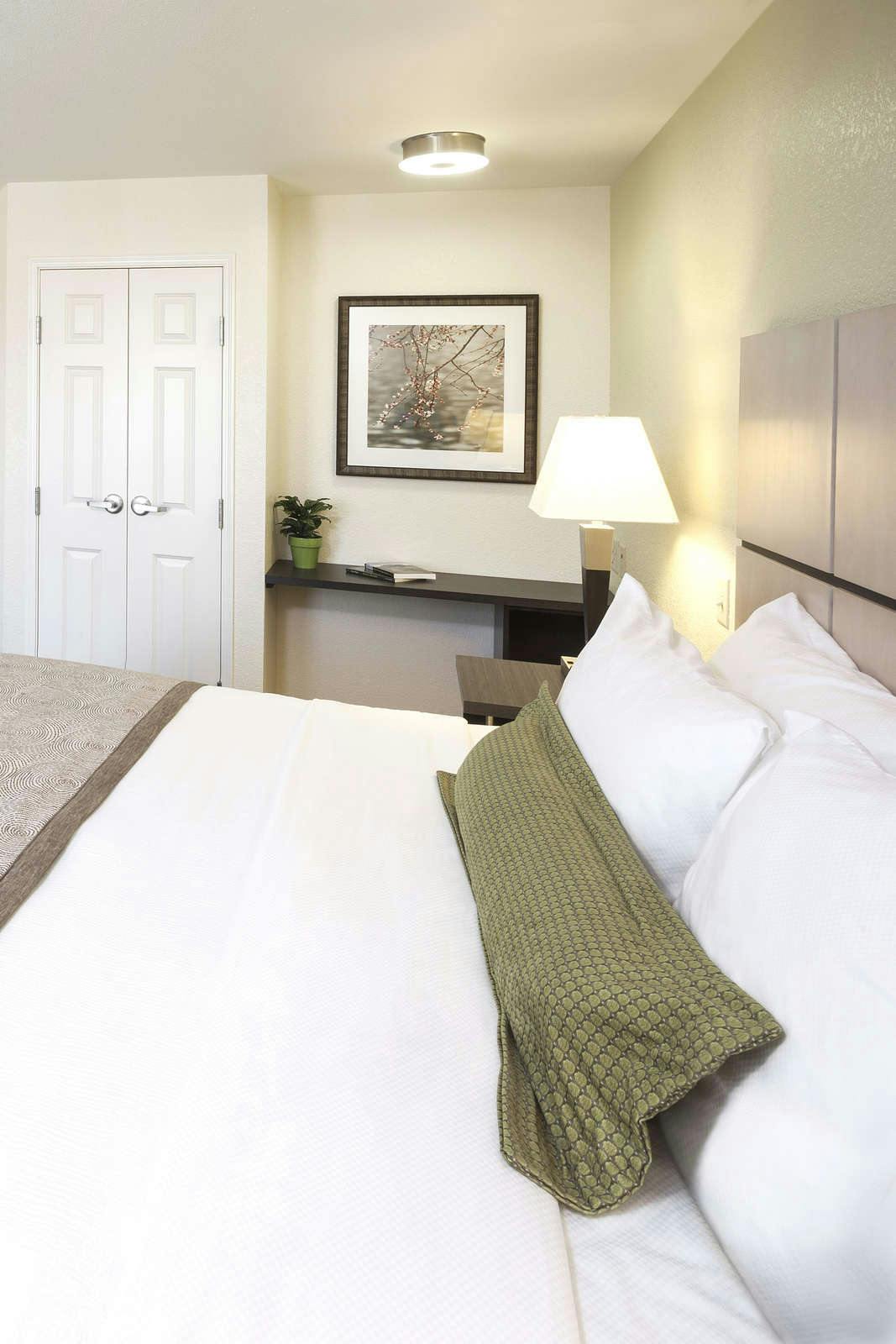 Hotel Candlewood Suites Columbus Northeast photo 2