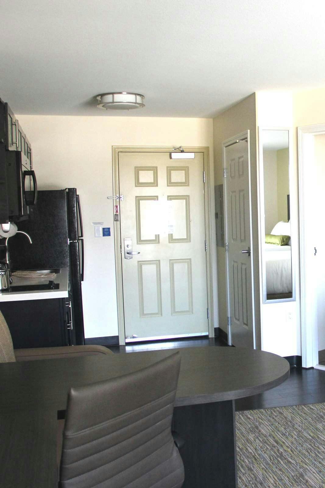 Hotel Candlewood Suites Dickinson photo 2