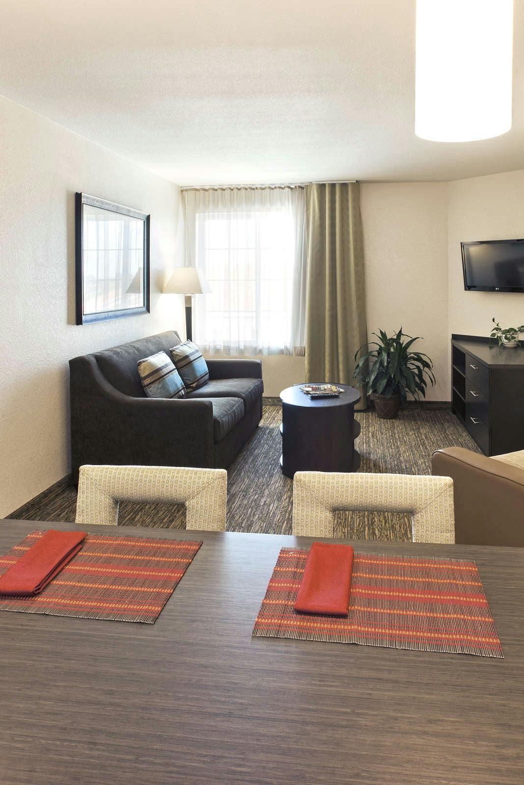 Hotel Candlewood Suites Dickinson photo 3