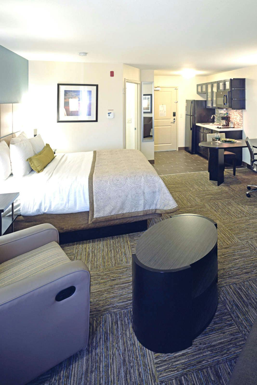 Hotel Candlewood Suites Fort Collins photo 3