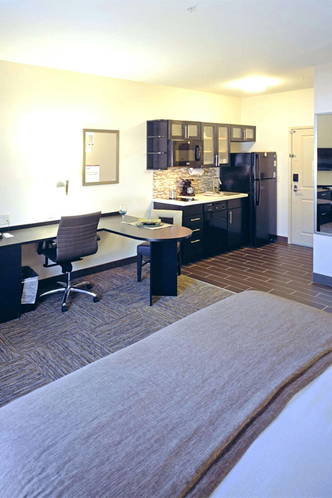 Hotel Candlewood Suites Fort Collins photo 2