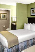 Hotel Holiday Inn Express & Suites Atlanta Buckhead photo 3