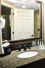 Hotel Holiday Inn Express & Suites Atlanta Buckhead photo 5