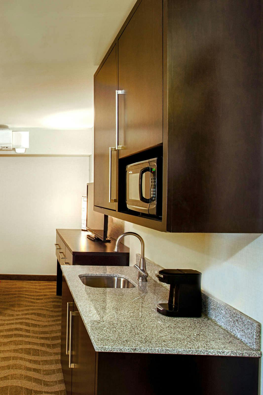 Hotel Holiday Inn Express & Suites Baltimore West Catonsville photo 5