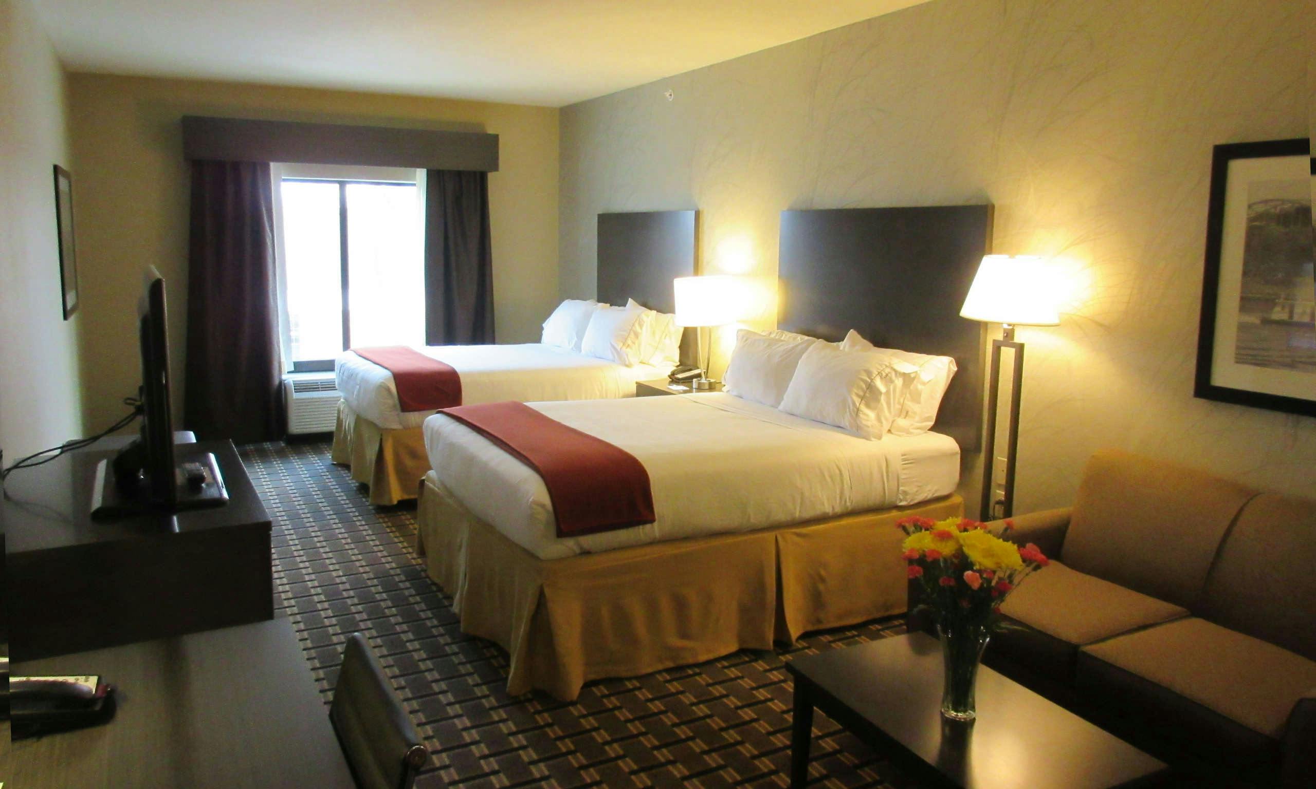 Holiday Inn Express & Suites Butler