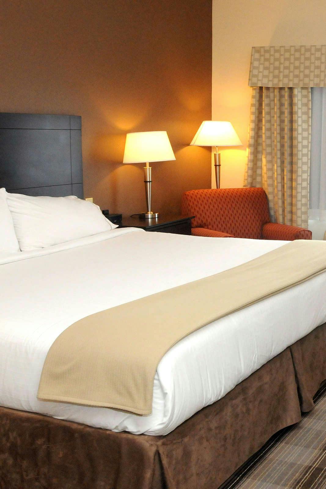 Hotel Holiday Inn Express & Suites Cambridge photo 2