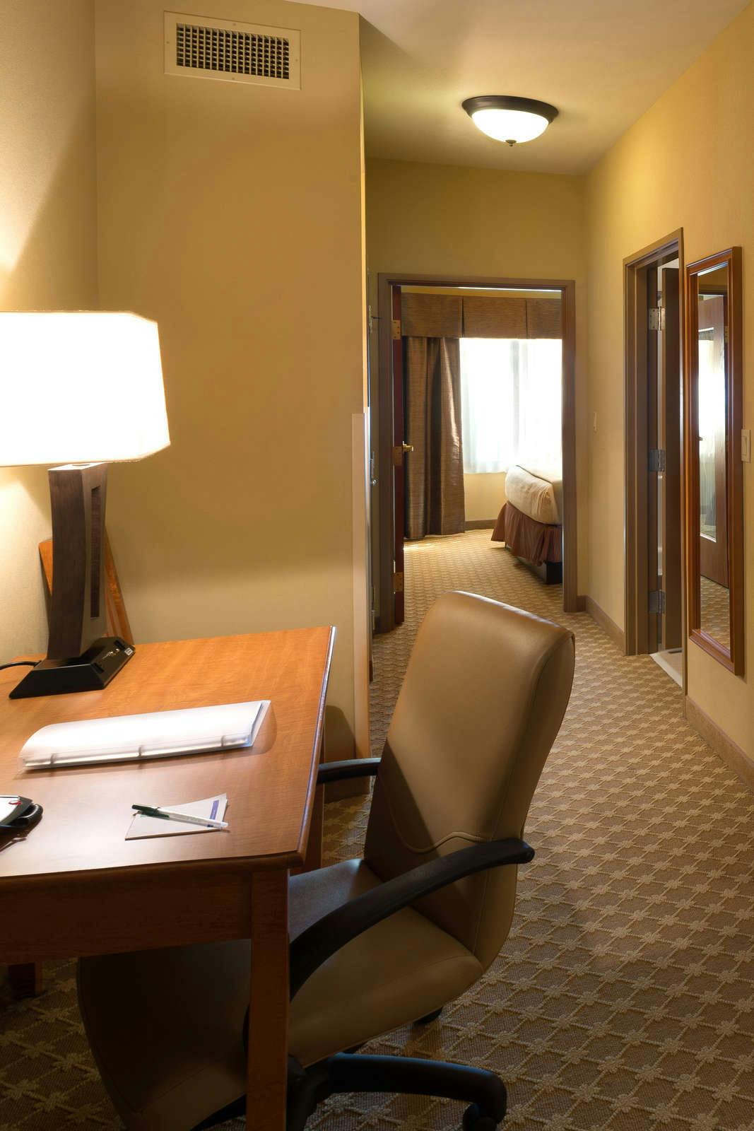 Hotel Holiday Inn Express & Suites Chicago West Roselle photo 5