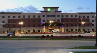Holiday Inn Express & Suites Columbia Univ Area Hwy 63
