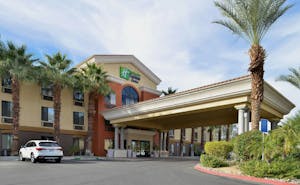 Holiday Inn Express & Suites Cathedral City
