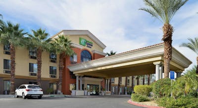Holiday Inn Express & Suites Cathedral City