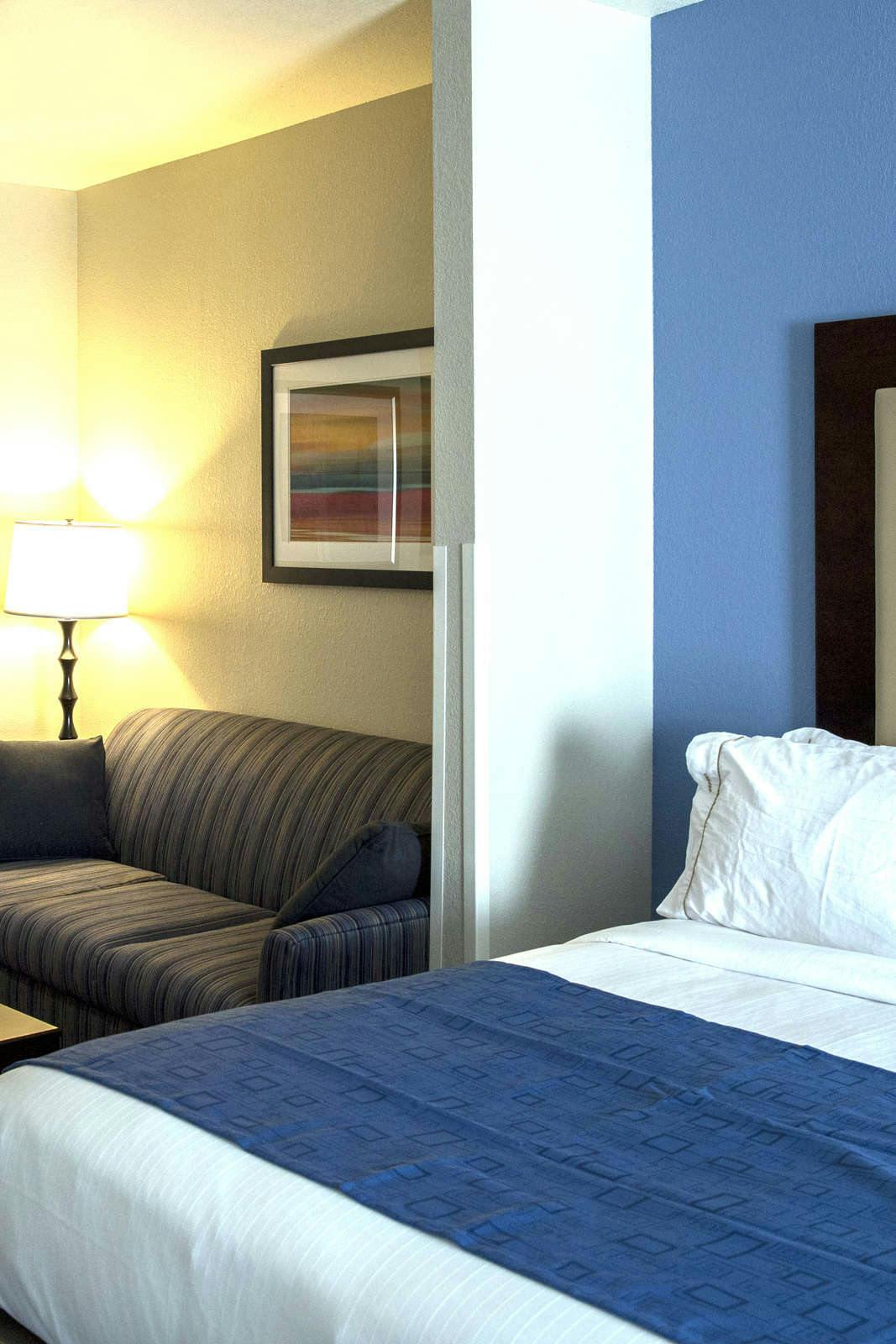 Hotel Holiday Inn Express & Suites Edwardsville photo 5