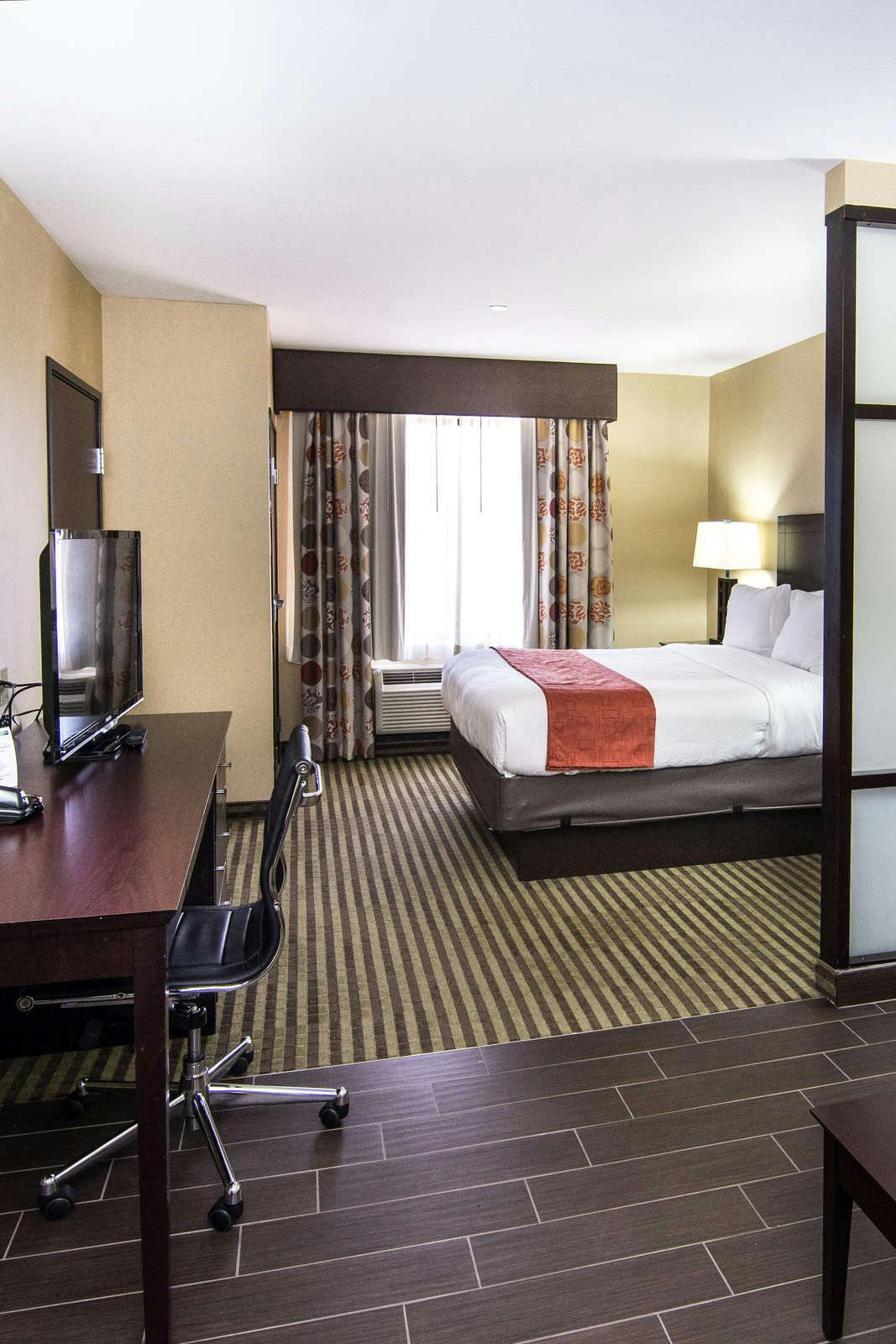 Hotel Holiday Inn Express & Suites Elkton University Area photo 2