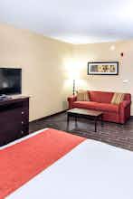 Hotel Holiday Inn Express & Suites Elkton University Area photo 5