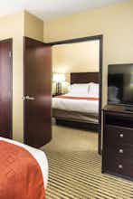 Hotel Holiday Inn Express & Suites Elkton University Area photo 4