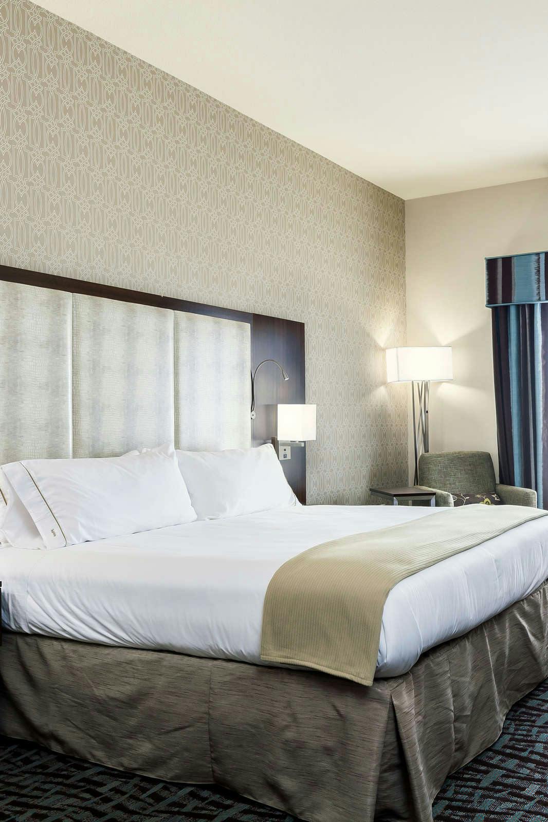 Hotel Holiday Inn Express & Suites Eureka photo 4