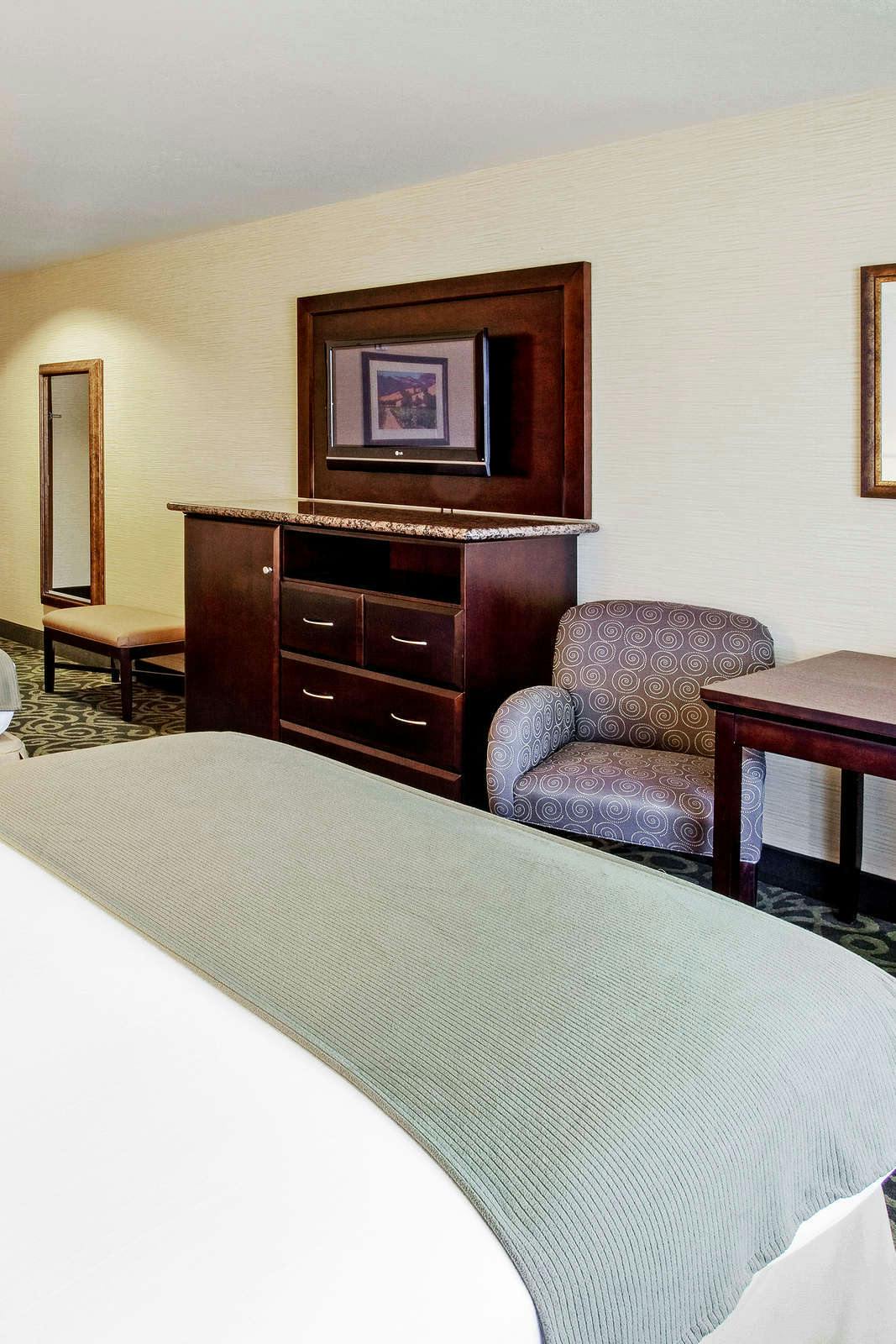 Hotel Holiday Inn Express & Suites Atascadero photo 3