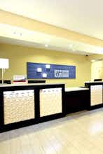 Hotel Holiday Inn Express Augusta East photo 1