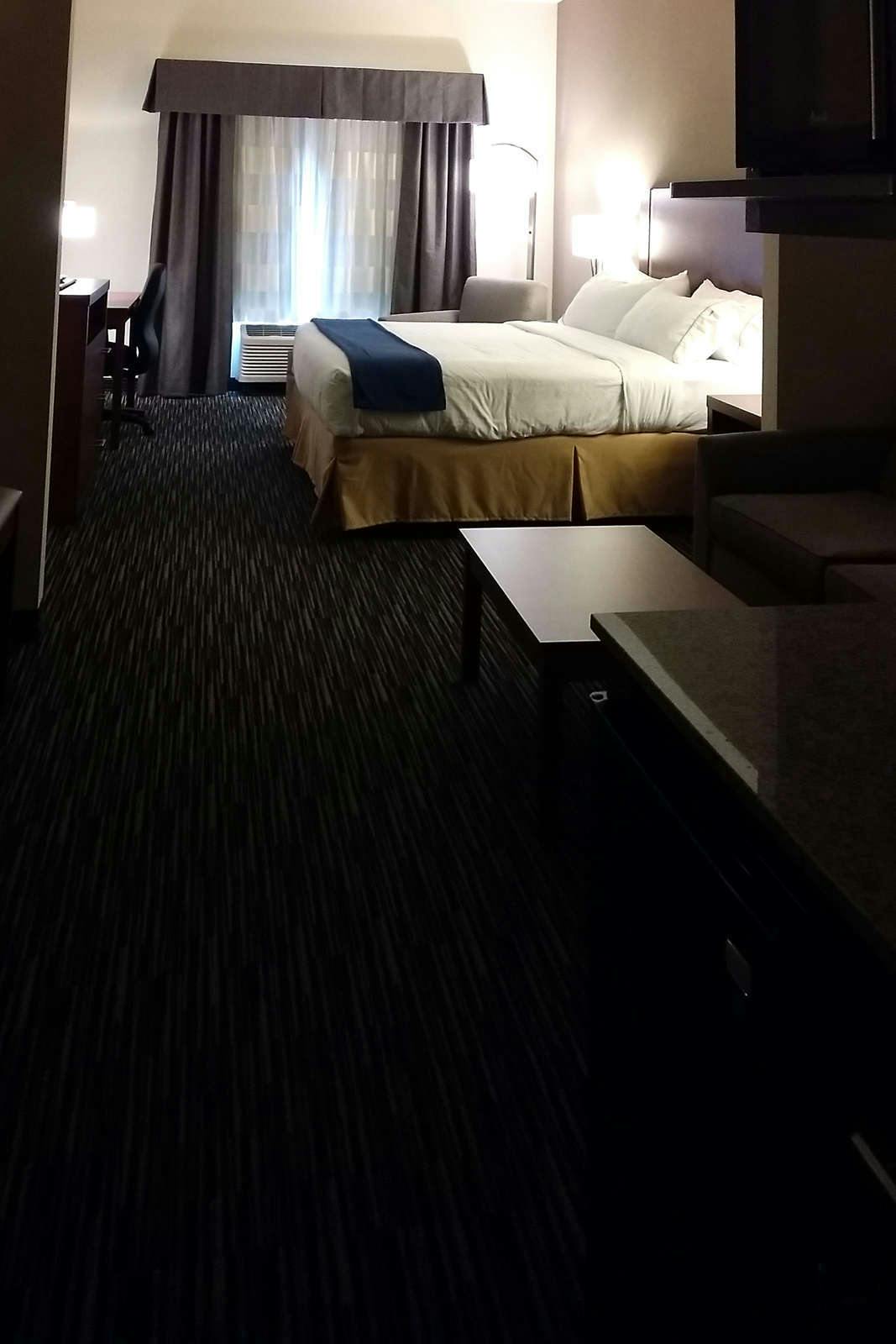 Hotel Holiday Inn Express & Suites York photo 1