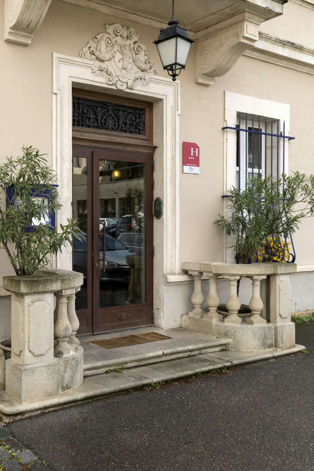 Hotel The Originals Boutique,Hotel du Parc, Cavaillon photo 1
