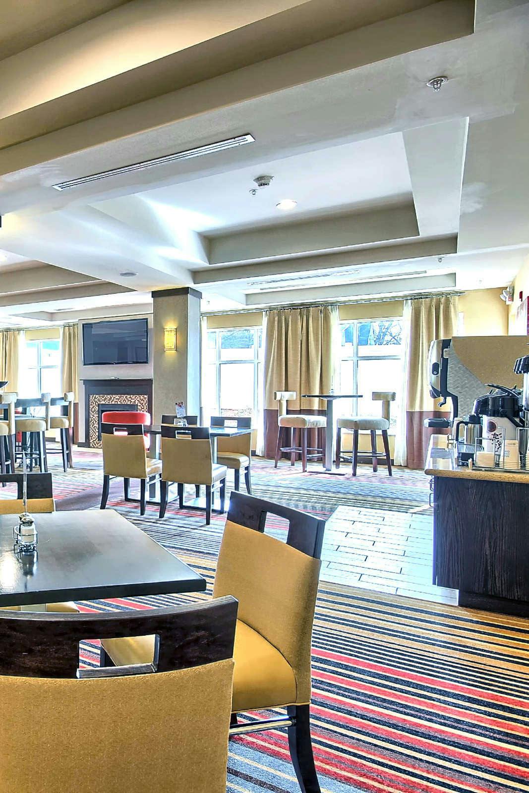 Hotel Holiday Inn Express & Suites Ironton photo 1