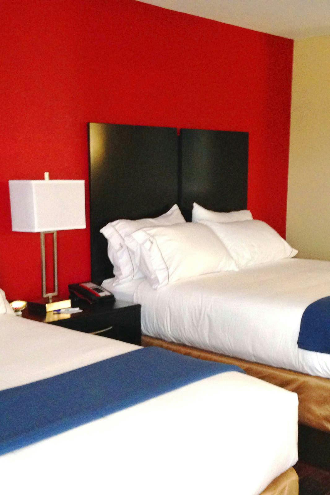 Hotel Holiday Inn Express & Suites Jackson Downtown Coliseum photo 3