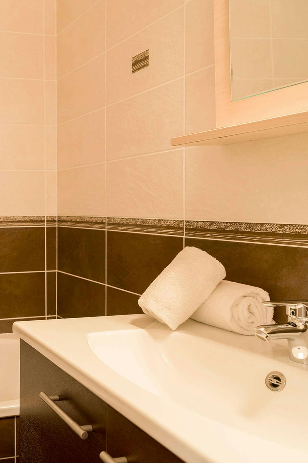 Hotel The Originals City, Hotel La Siesta, Annonay Est photo 5