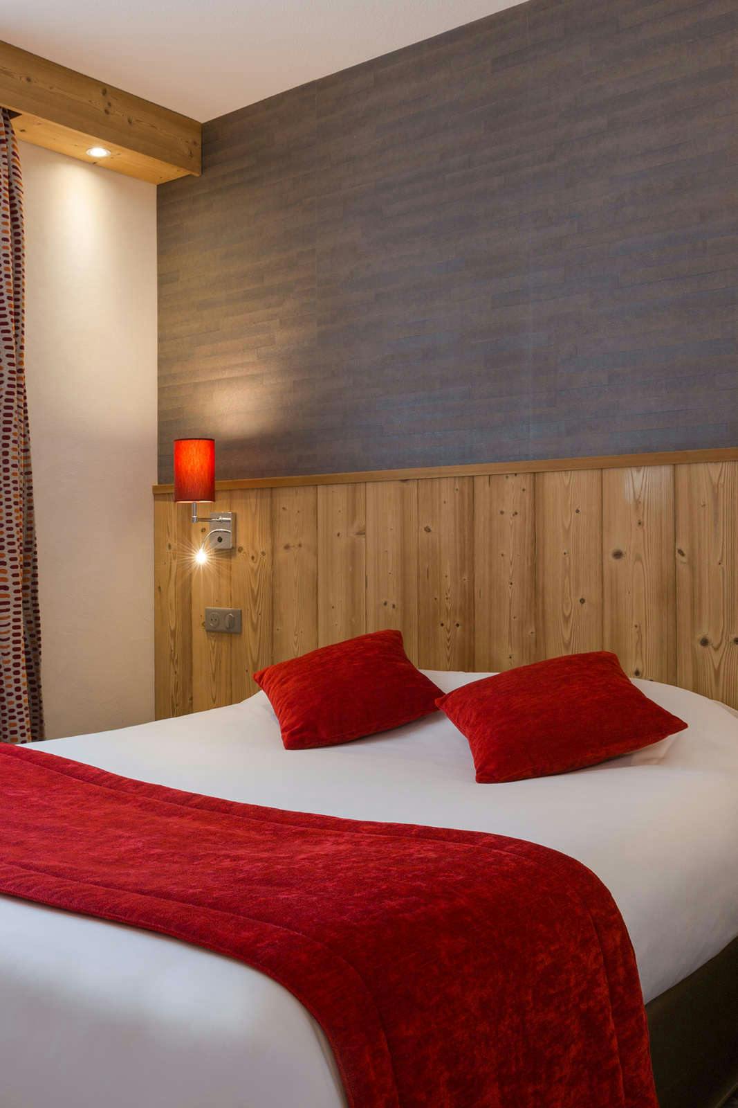 Hotel The Originals City, Hotel Rey du Mont Sion, Saint-Julien-en-Genevois Sud photo 1