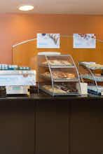 Hotel Holiday Inn Express & Suites Jacksonville SE Med Center Area photo 3