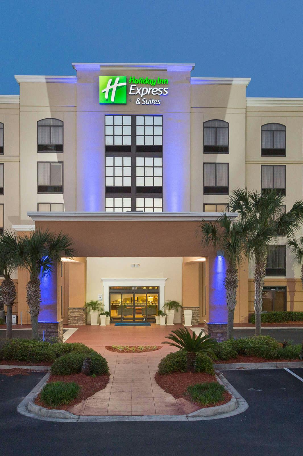 Holiday Inn Express & Suites Jacksonville SE Med Center Area