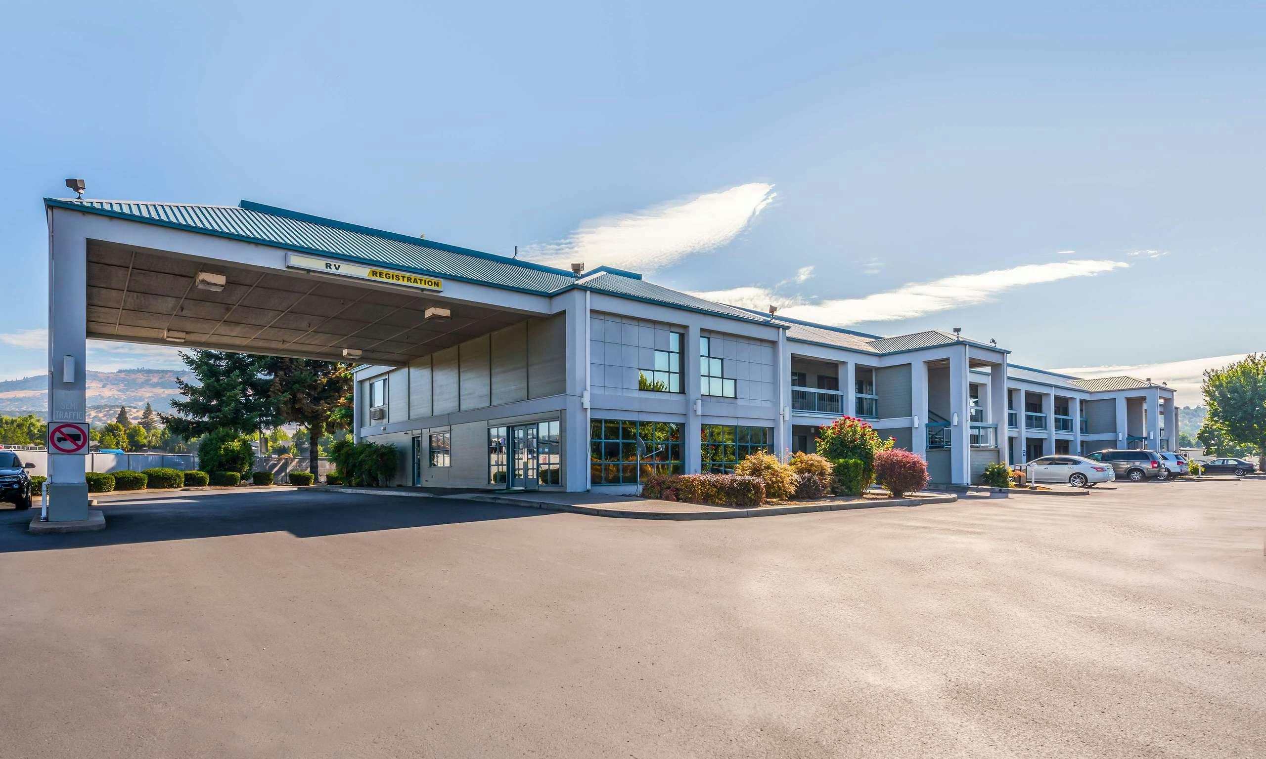 Americas Best Value Inn Phoenix Ashland