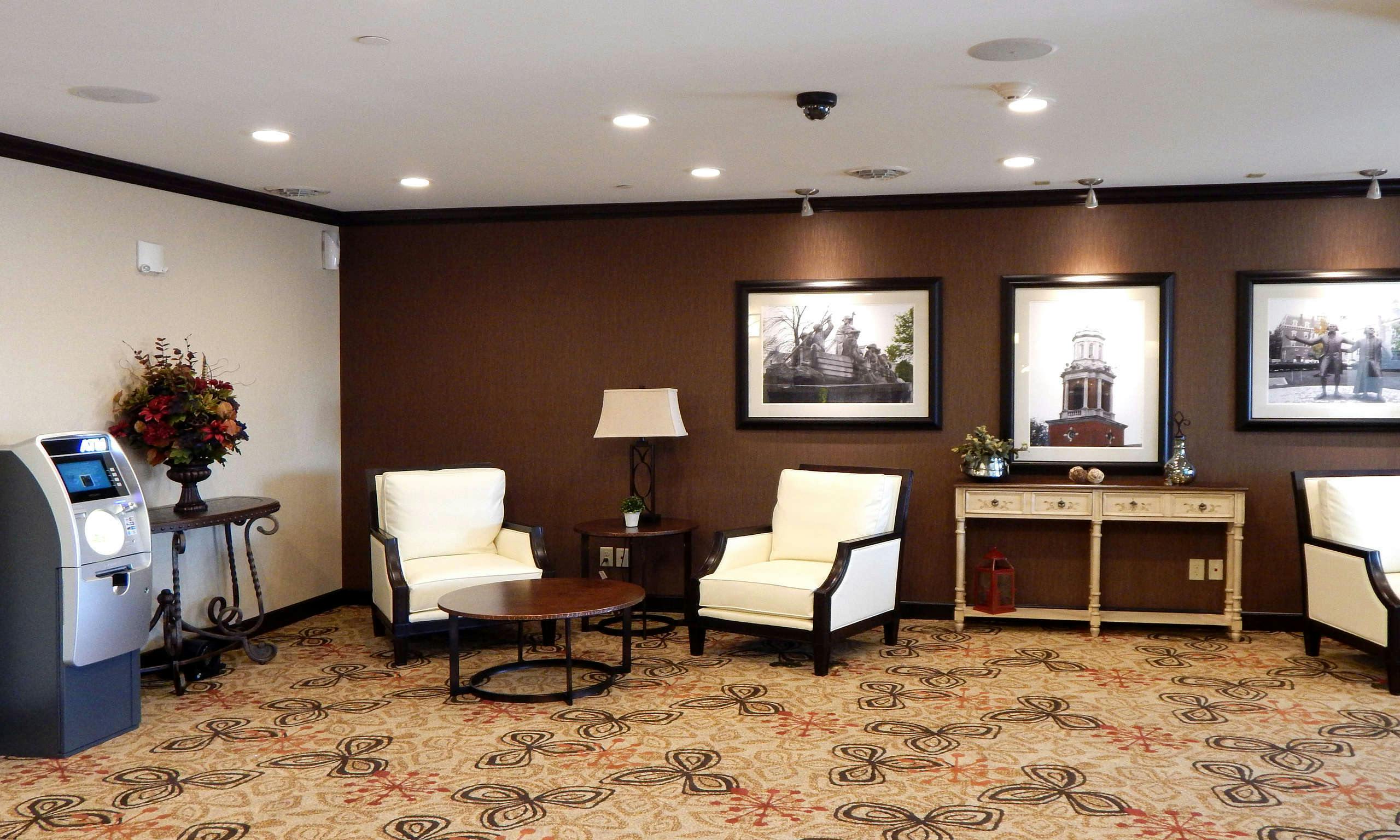 Holiday Inn Express & Suites Washington Meadow Lands