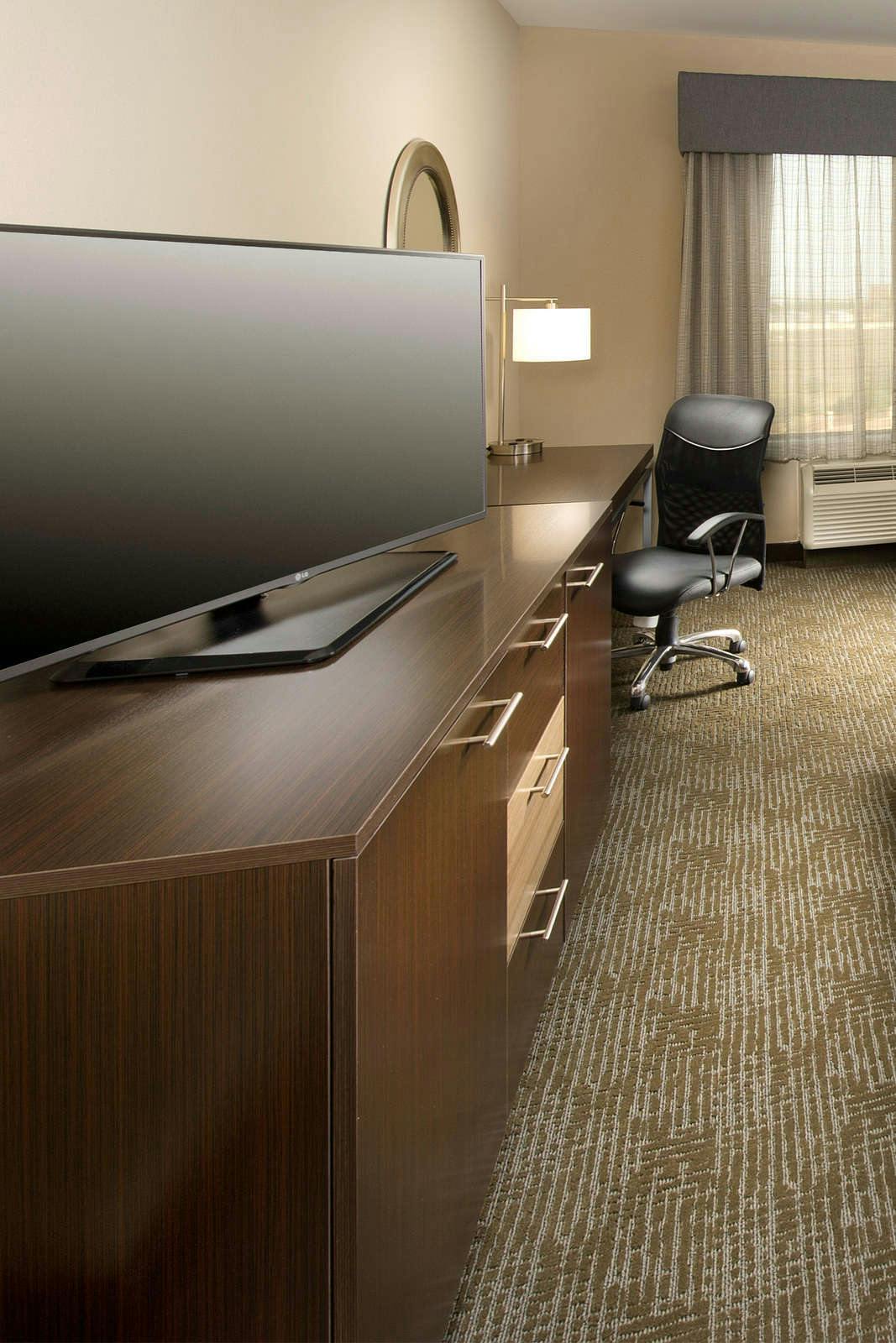 Hotel Holiday Inn Express & Suites Waco South photo 5