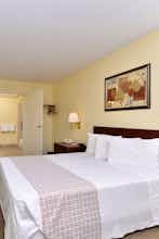 Hotel Americas Best Value Inn Pittsburgh Airport photo 1