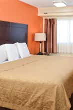 Hotel Americas Best Value Inn Pittsburgh Airport photo 2