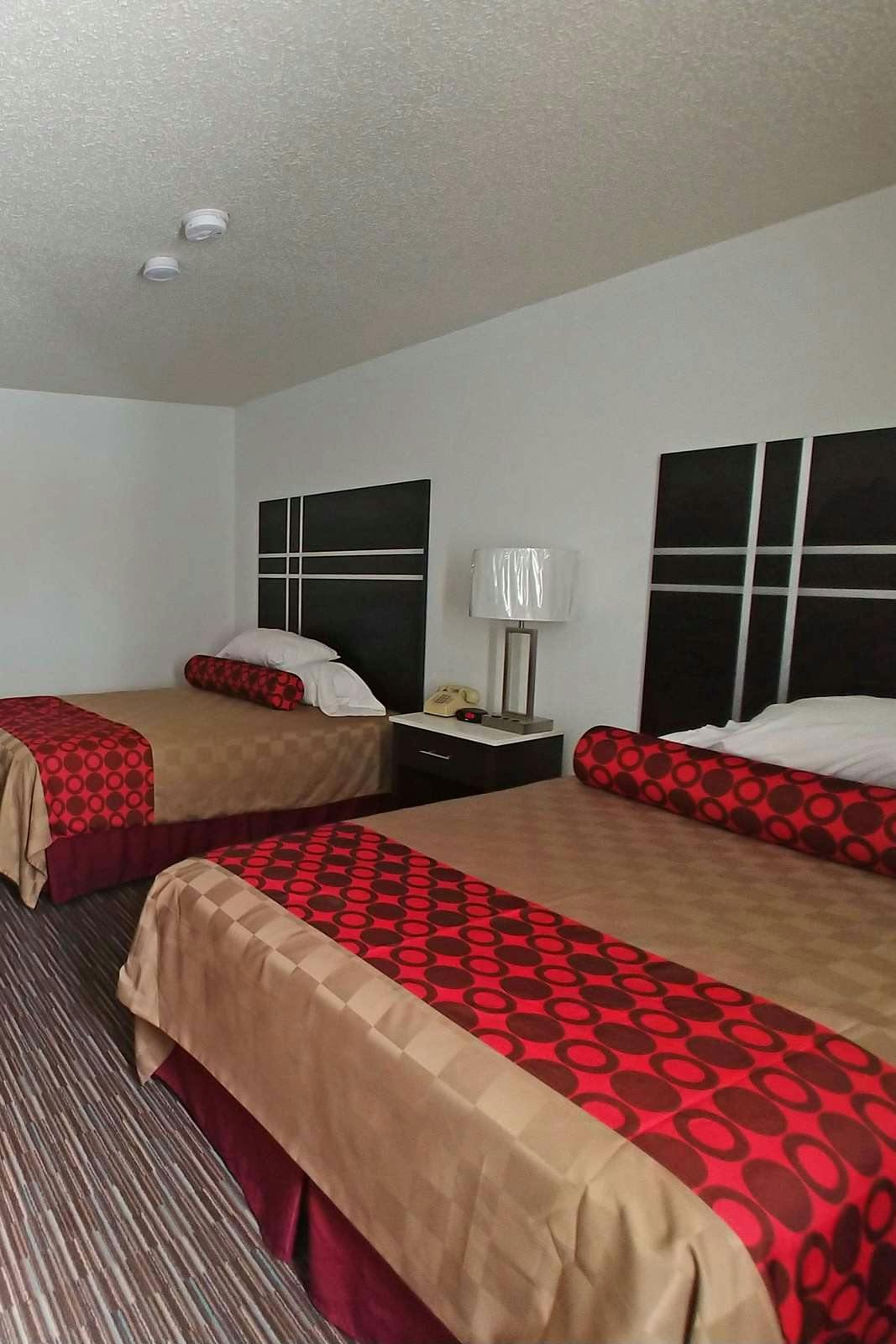 Hotel Americas Best Value Inn Charlotte, MI photo 2