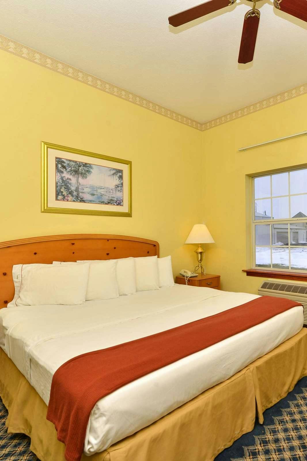 Hotel Americas Best Value Inn & Suites Three Rivers photo 1