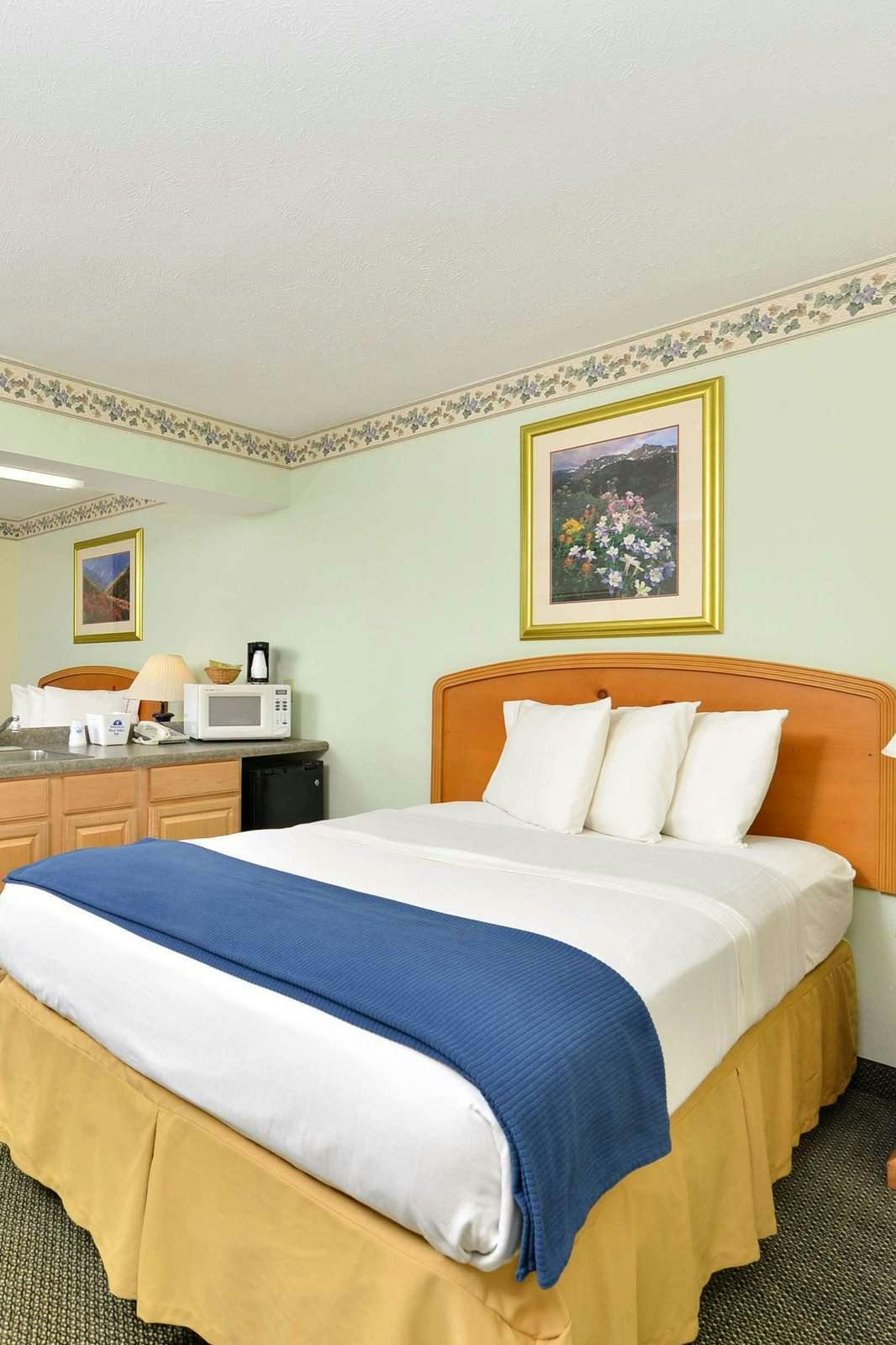 Hotel Americas Best Value Inn & Suites Three Rivers photo 2