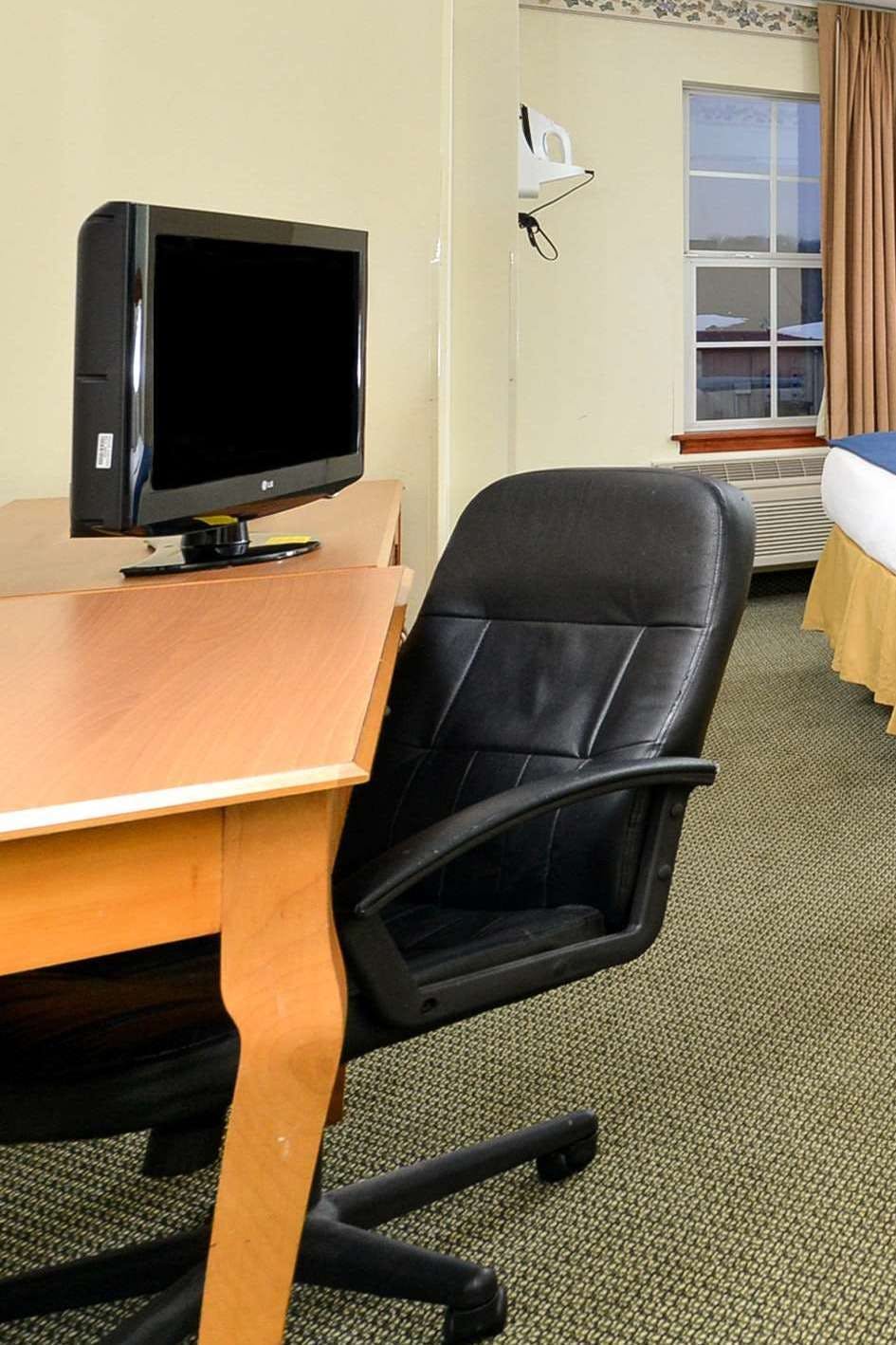 Hotel Americas Best Value Inn & Suites Three Rivers photo 3