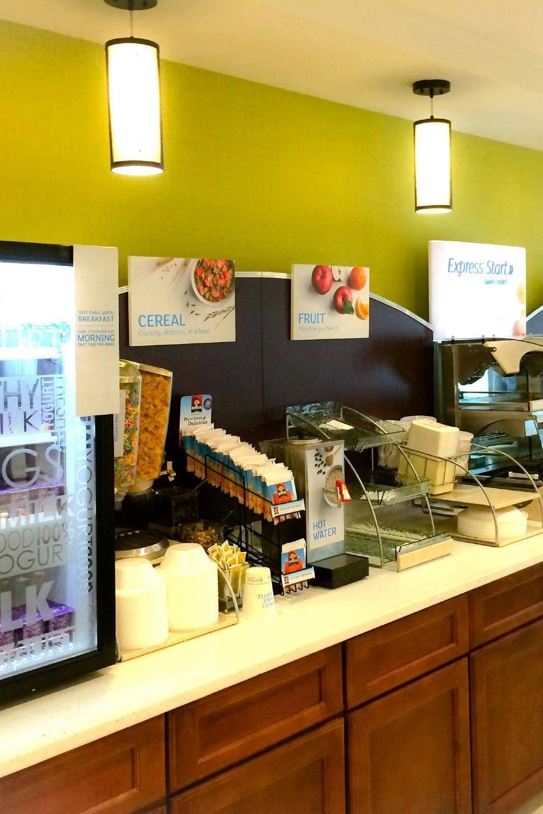 Hotel Holiday Inn Express & Suites West Ocean City photo 3